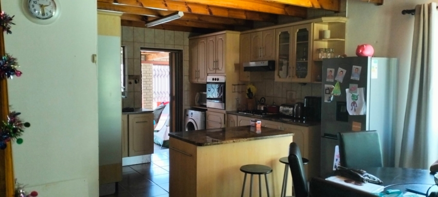 5 Bedroom Property for Sale in Dana Bay Western Cape